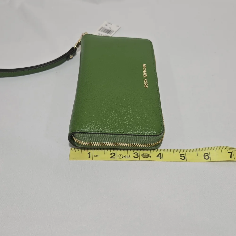 Michael Michael Kors Wristlets True Green LG Flat MF PHN Case Leather Wallet